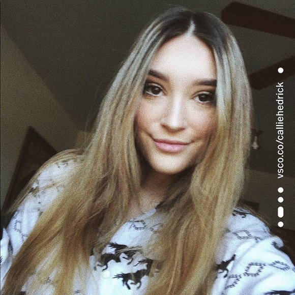 HELLO! I’m Callie💜 - Picture 2 of 2